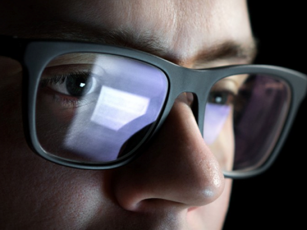 Coated Spectacle Lenses